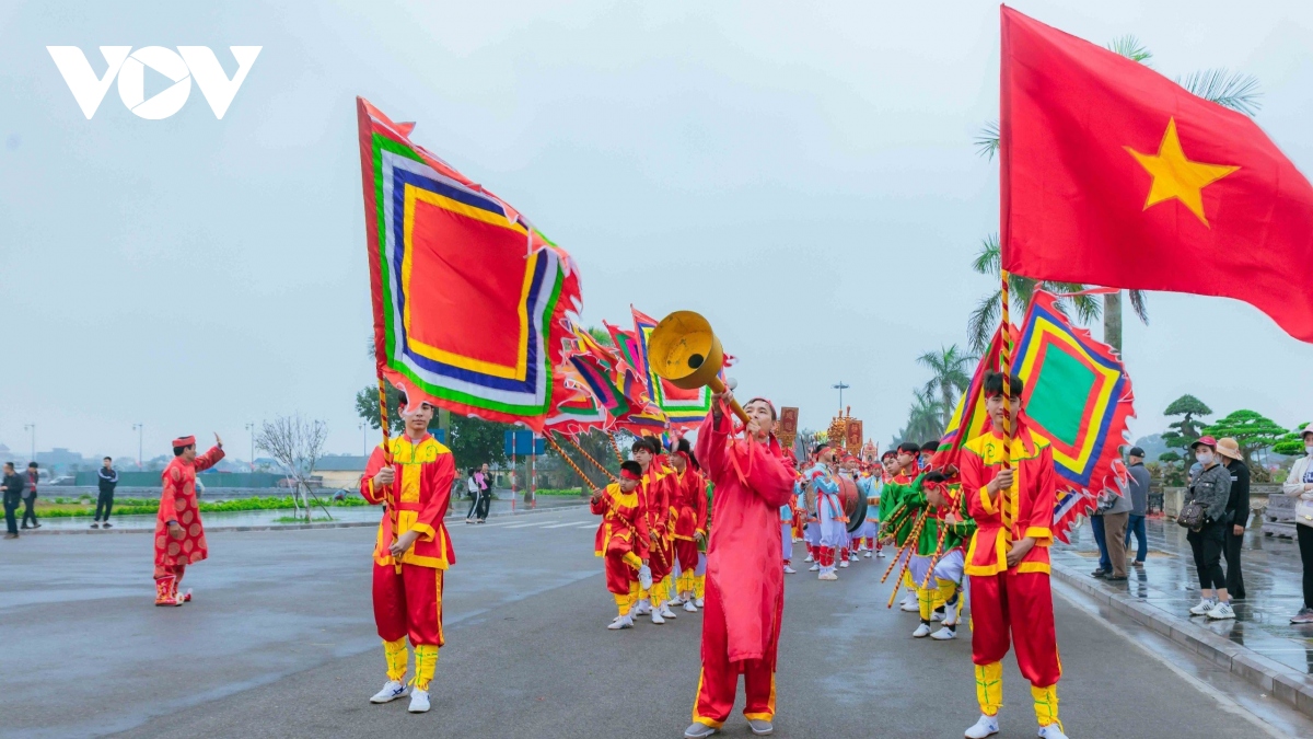 Lễ rước kiệu Ngọc Lộ - mở đầu cho Lễ hội Khai ấn Đền Trần xuân Giáp Thìn 2024